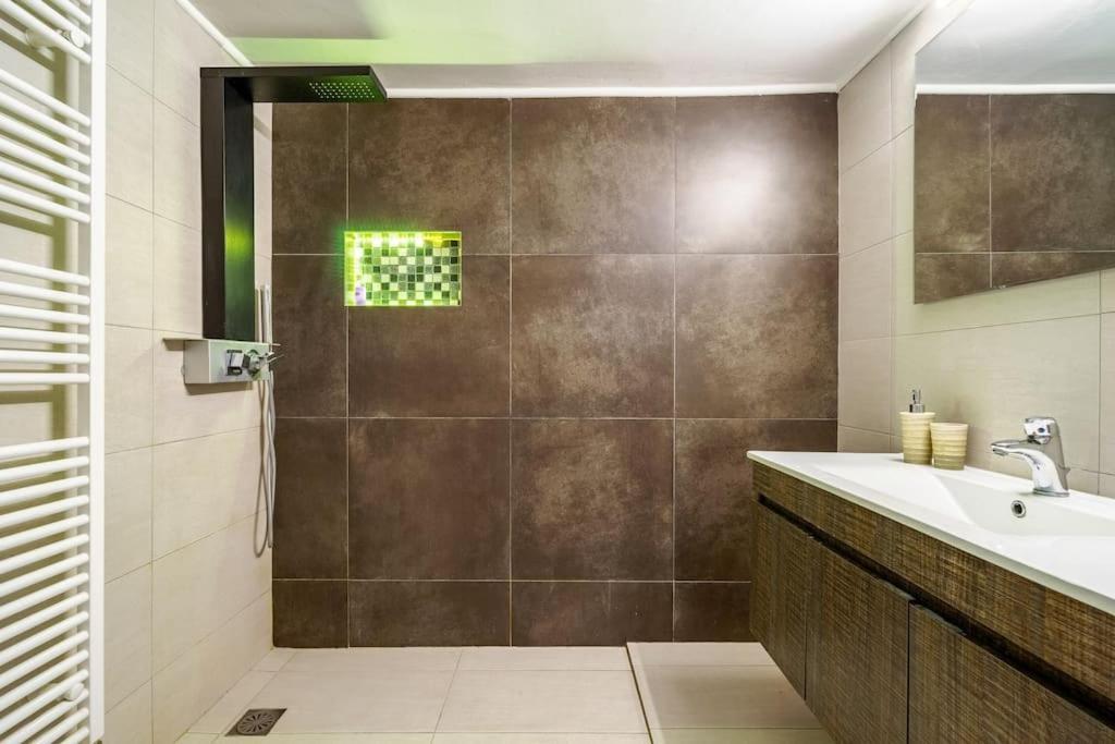 Urban Grey Atenas Exterior foto